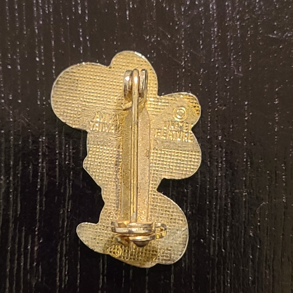 Vintage Snoopy Pin by United Features - Picture 2 of 2